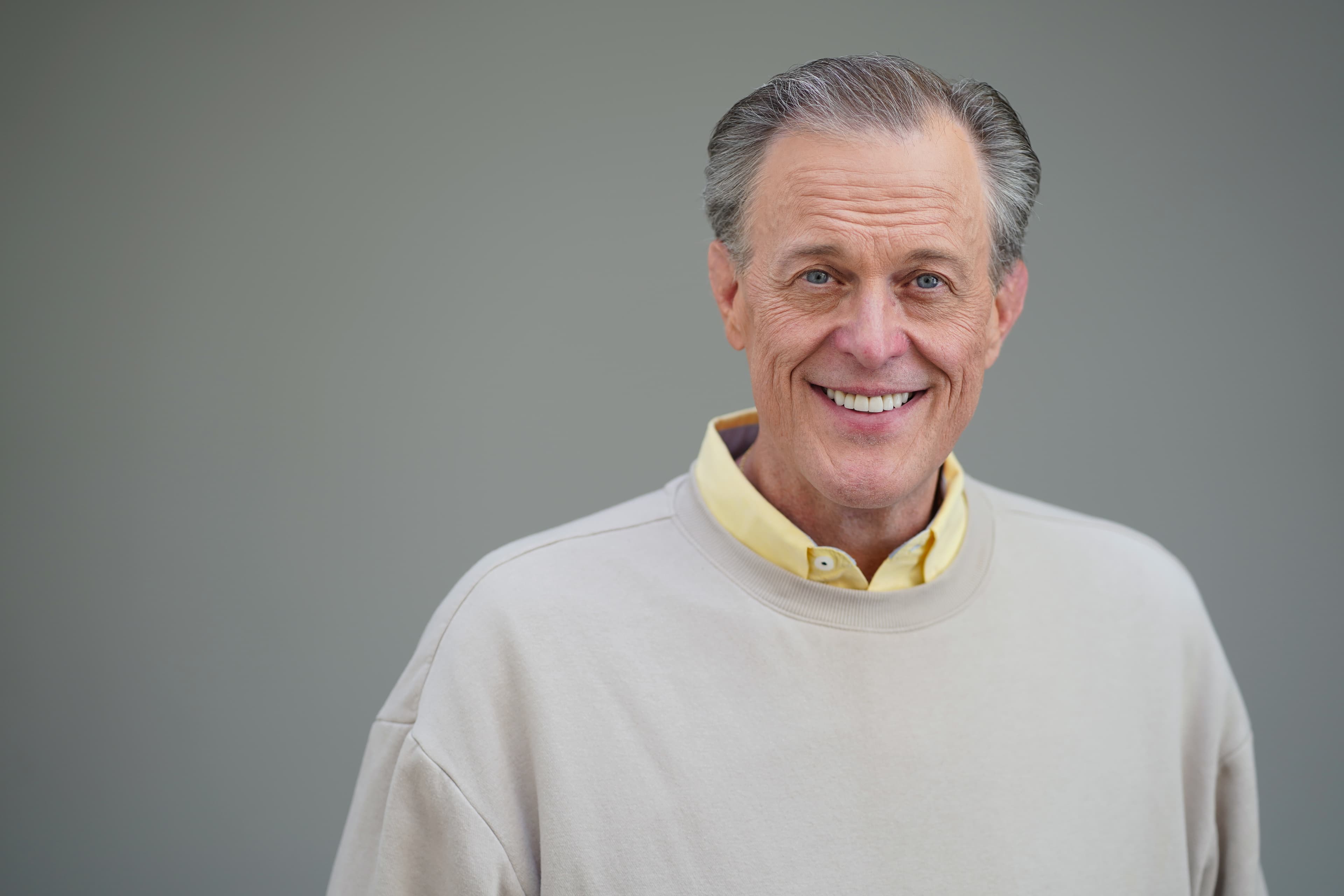 3802 - Billy Gardell